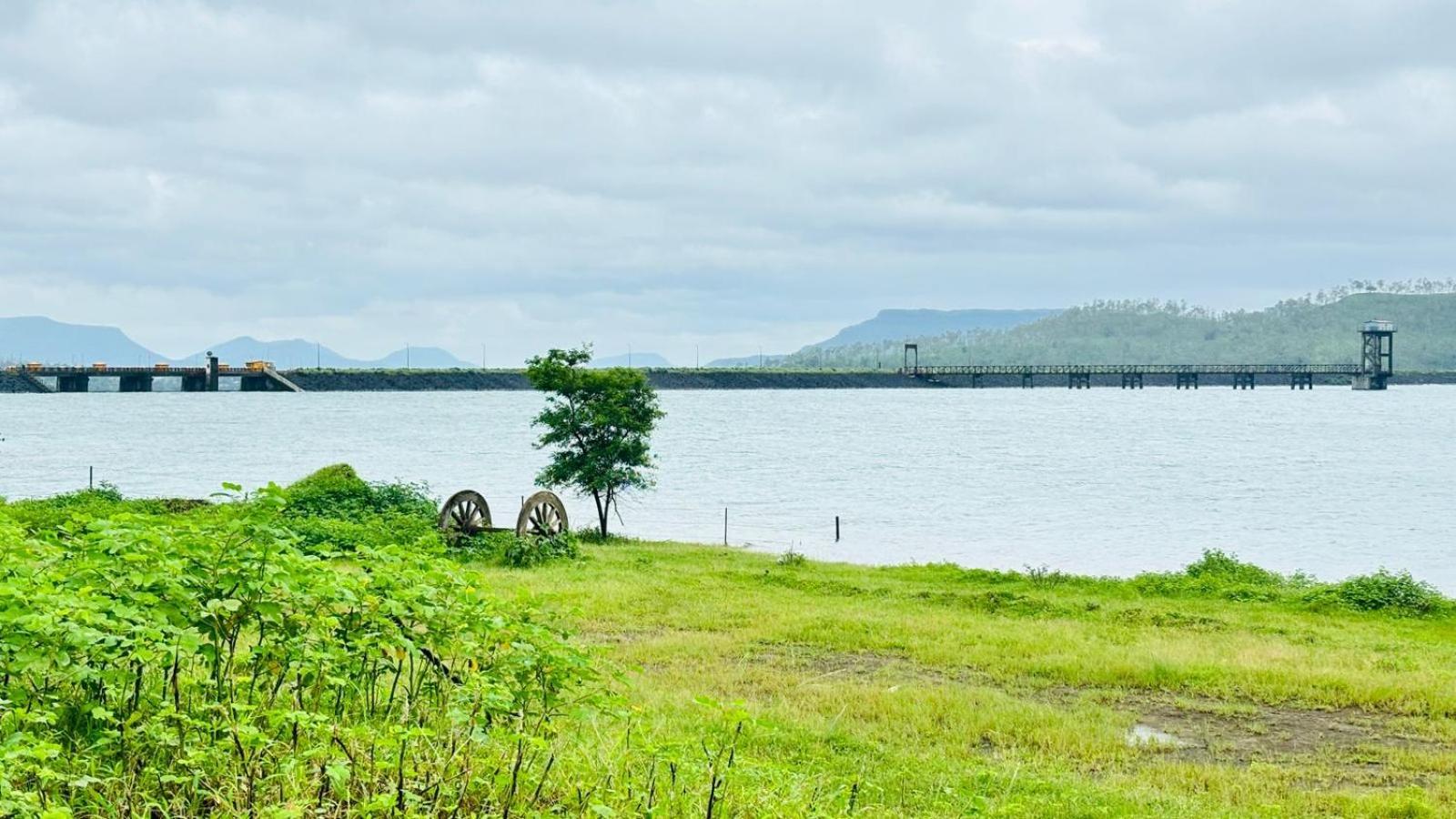 Hotel Mauli Agro Farm Dam View Resort Satara Exterior foto